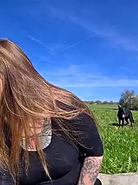 Luna Lynn online show from 04/11/26, 10:08