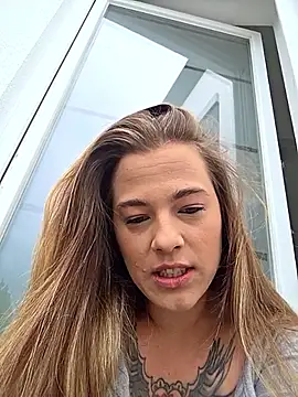 Luna Lynn online show from 05/06/26, 10:53