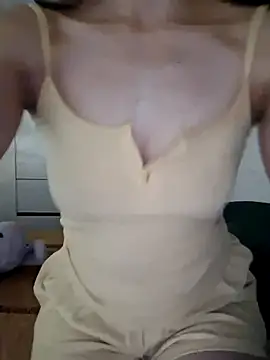 Snapshot of Mlemmz chatting on 07/17/26, 02:34 Mlemmz online show from 07/17/26, 02:34