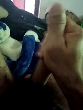 pombagg00 online show from 11/01/25, 03:47