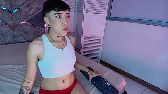 Snapshot of Eryx_Eriscor chatting on 10/02/25, 01:40 Eryx Eriscor online show from 10/02/25, 01:40