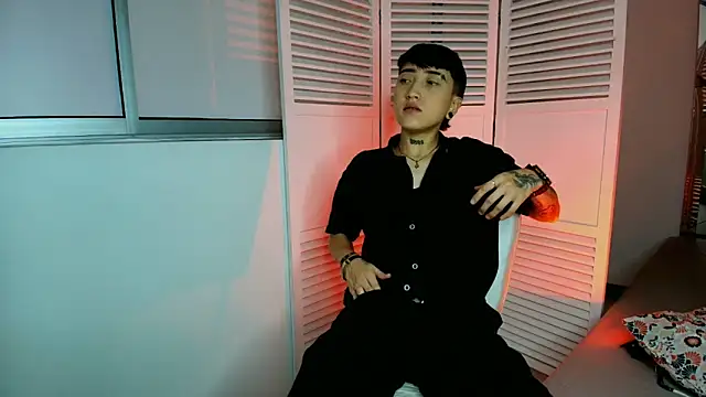 Snapshot of Eryx_Eriscor chatting on 11/14/25, 02:05 Eryx Eriscor online show from 11/14/25, 02:05