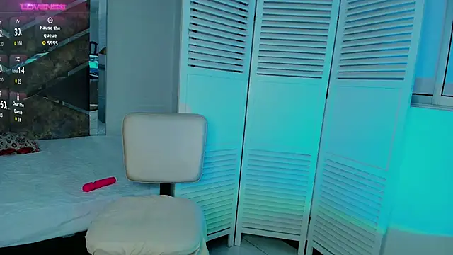 Snapshot of Eryx_Eriscor chatting on 11/16/25, 02:00 Eryx Eriscor online show from 11/16/25, 02:00