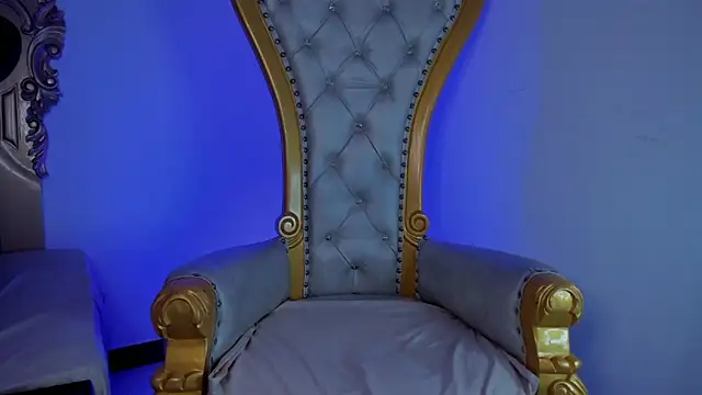 Snapshot of Eryx_Eriscor chatting on 12/18/25, 04:13 Eryx Eriscor online show from 12/18/25, 04:13