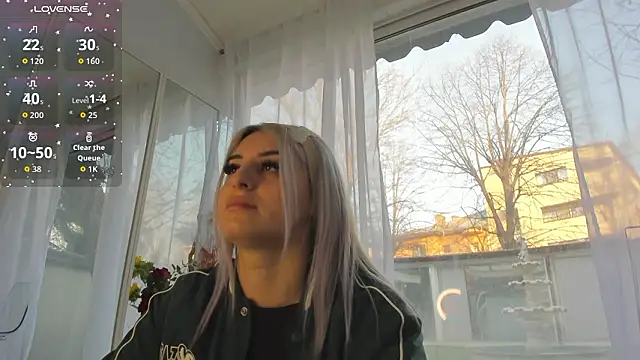 Ella Vee online show from 03/17/26, 05:44