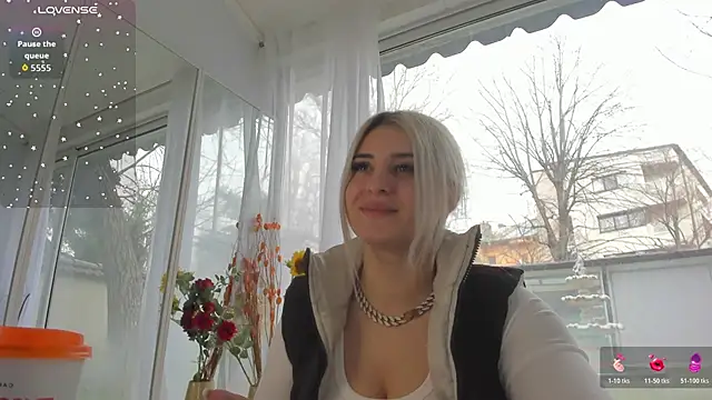 Ella Vee online show from 03/26/26, 07:25