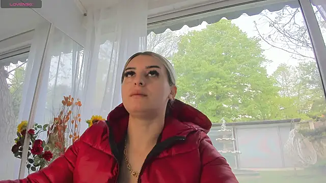 Ella Vee online show from 04/22/26, 05:43