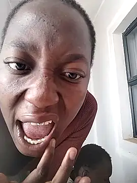 Melanin2002 online show from 04/15/26, 08:21