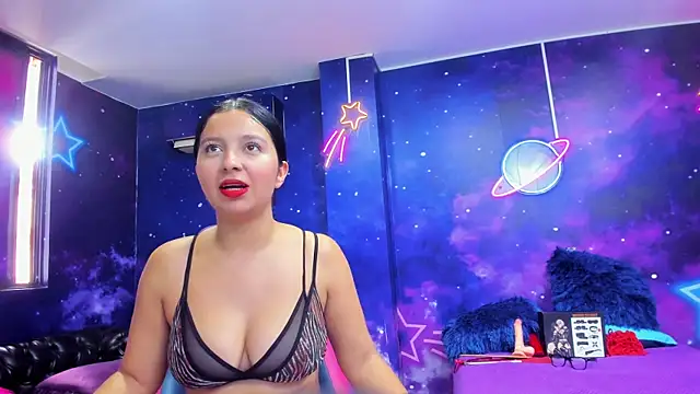 Snapshot of Thalia_Cortea chatting on 10/14/25, 03:02 Thalia Cortea online show from 10/14/25, 03:02