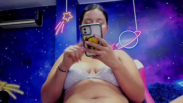 Snapshot of Thalia_Cortea chatting on 11/18/25, 03:34 Thalia Cortea online show from 11/18/25, 03:34