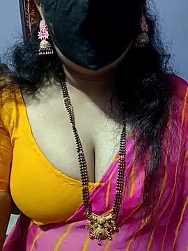 luci-queen online show from 10/15/25, 08:14