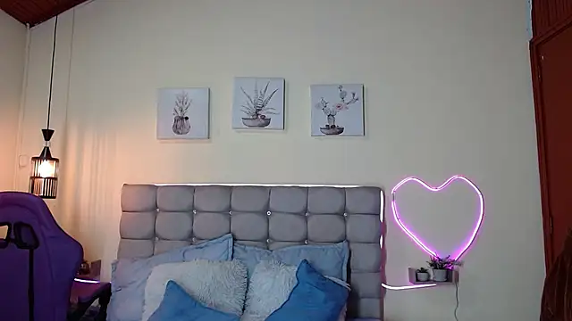  naomi s online show from 07/11/26, 01:47