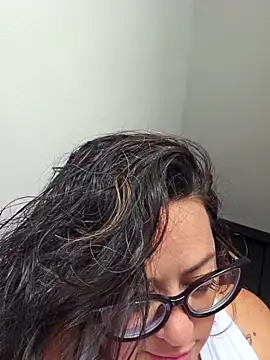 Nicoleefaith  online show from 04/05/26, 07:44