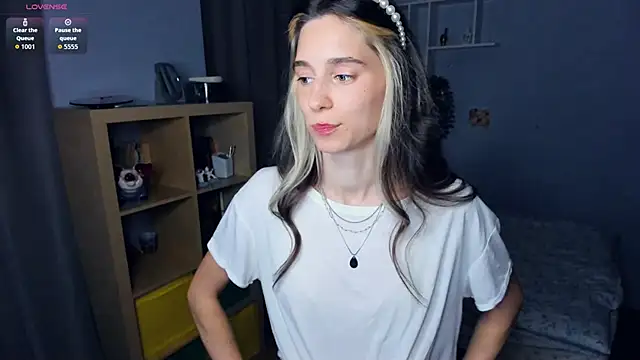 AntonettaTarring online show from 09/18/25, 07:21