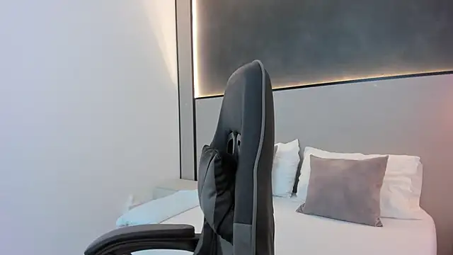 desireee  online show from 10/20/25, 12:16