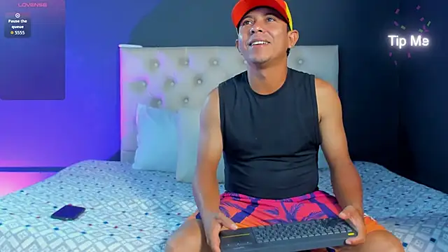 charlotte dante212 online show from 09/08/25, 07:46