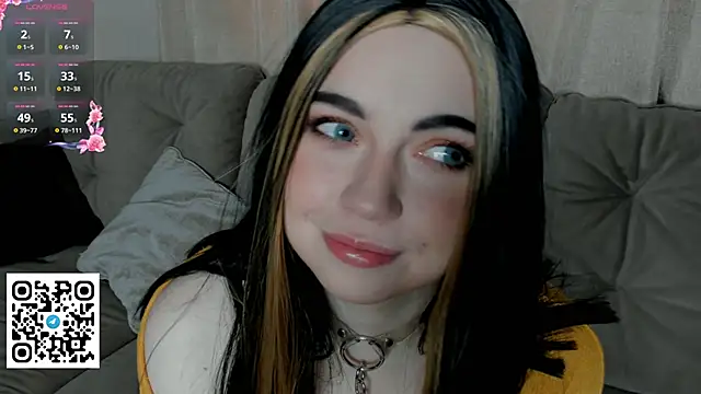 Snapshot of EvaBlimey chatting on 10/03/25, 05:37 EvaBlimey online show from 10/03/25, 05:37