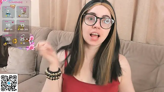 Snapshot of EvaBlimey chatting on 11/07/25, 06:13 EvaBlimey online show from 11/07/25, 06:13