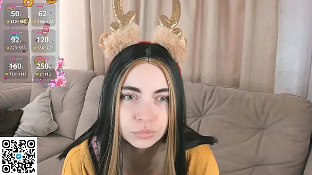 Snapshot of EvaBlimey chatting on 11/23/25, 06:13 EvaBlimey online show from 11/23/25, 06:13