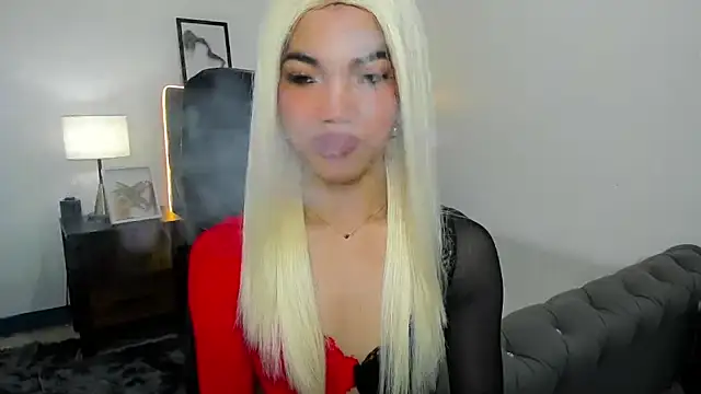 CassieSommereux online show from 10/13/25, 04:34