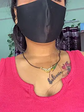 Snapshot of V-Hot-Sweti chatting on 09/13/25, 05:57 V-Hot-Sweti online show from 09/13/25, 05:57