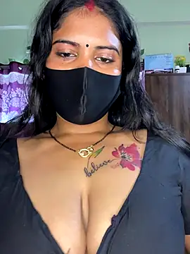 Snapshot of V-Hot-Sweti chatting on 09/21/25, 07:10 V-Hot-Sweti online show from 09/21/25, 07:10