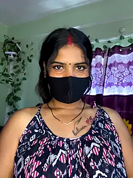 Snapshot of V-Hot-Sweti chatting on 09/25/25, 08:07 V-Hot-Sweti online show from 09/25/25, 08:07