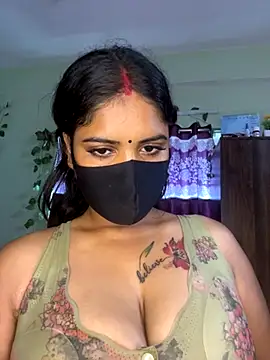 Snapshot of V-Hot-Sweti chatting on 09/27/25, 06:18 V-Hot-Sweti online show from 09/27/25, 06:18