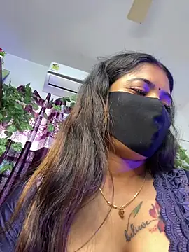 Snapshot of V-Hot-Sweti chatting on 10/05/25, 04:44 V-Hot-Sweti online show from 10/05/25, 04:44