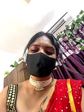 Snapshot of V-Hot-Sweti chatting on 10/05/25, 05:33 V-Hot-Sweti online show from 10/05/25, 05:33