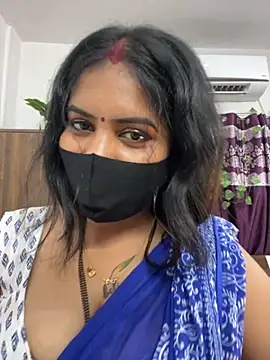 Snapshot of V-Hot-Sweti chatting on 10/31/25, 05:36 V-Hot-Sweti online show from 10/31/25, 05:36