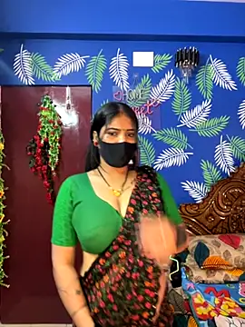 Snapshot of V-Hot-Sweti chatting on 11/13/25, 09:30 V-Hot-Sweti online show from 11/13/25, 09:30