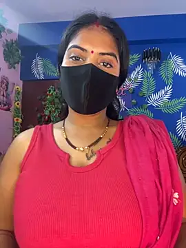 Snapshot of V-Hot-Sweti chatting on 11/17/25, 04:13 V-Hot-Sweti online show from 11/17/25, 04:13