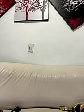 zaracollins01 online show from 09/12/25, 03:50