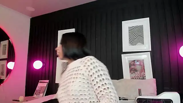 Manelyk evanss  online show from 03/25/26, 05:41