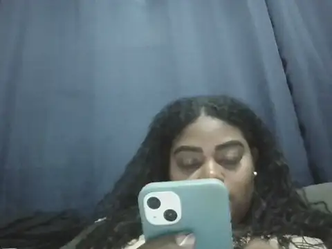 LunaSthena online show from 09/25/25, 11:08