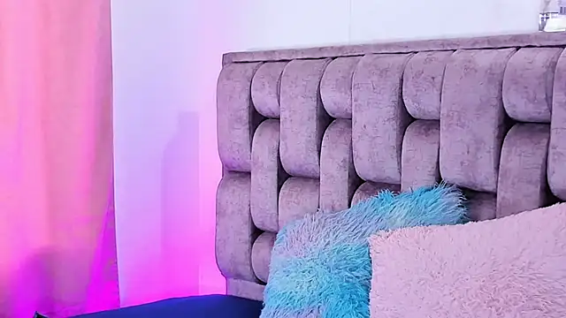 Alexa-Hunter online show from 11/13/25, 08:52