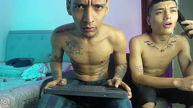 twinkDuohot online show from 04/01/26, 12:11