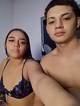 Snapshot of tony_and_katy chatting on 10/04/25, 11:14 tony and katy online show from 10/04/25, 11:14