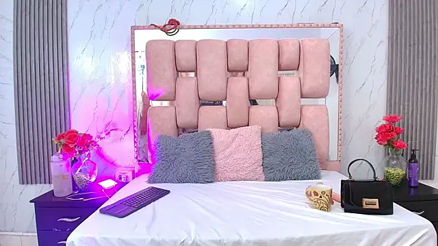 SofiaSommers online show from 11/26/25, 07:37