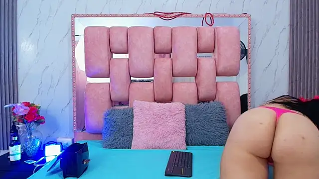 SofiaSommers online show from 11/29/25, 03:26