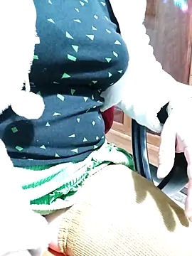 Tasu774 online show from 10/24/25, 10:06