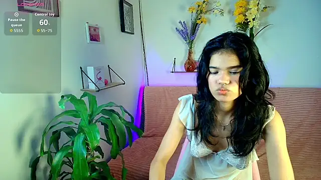 emycarver09 online show from 10/14/25, 12:06