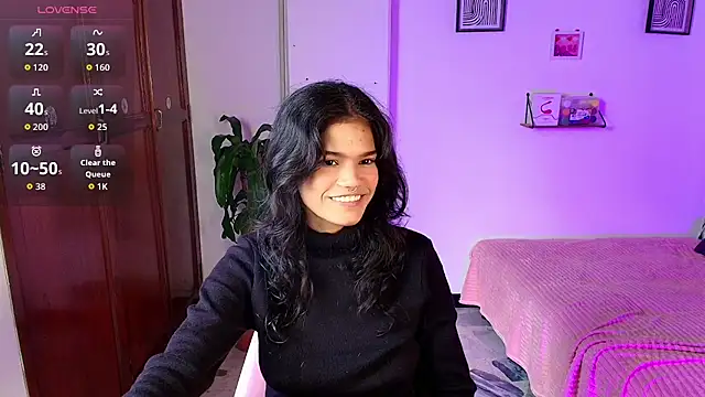 emycarver09 online show from 10/25/25, 12:02