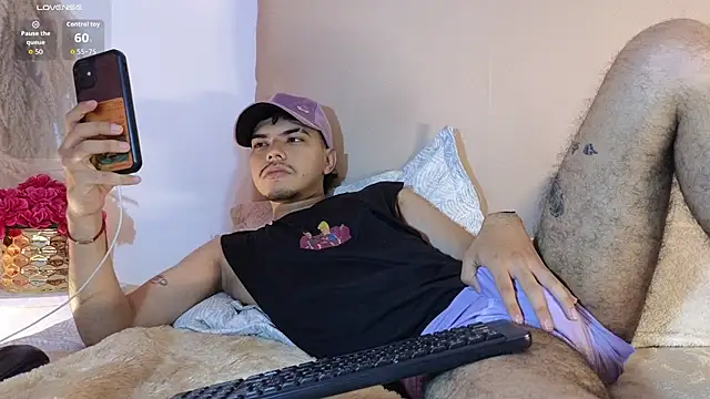 Snowlann online show from 11/12/25, 11:32