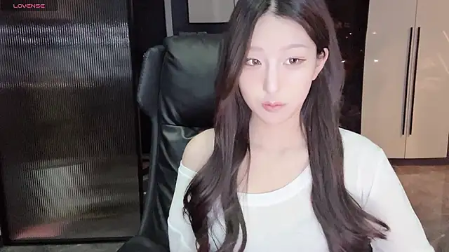 Snapshot of Winnie666- chatting on 02/06/26, 03:15 Winnie666- online show from 02/06/26, 03:15