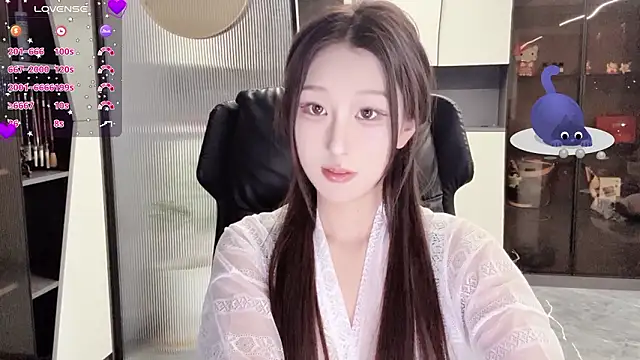 Snapshot of Winnie666- chatting on 02/11/26, 05:51 Winnie666- online show from 02/11/26, 05:51