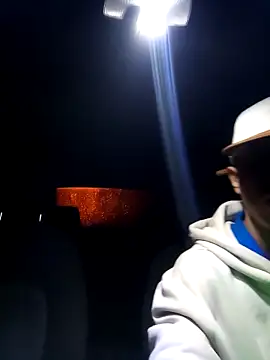 Snapshot of DebutingPathway chatting on 10/22/25, 09:53 DebutingPathway online show from 10/22/25, 09:53