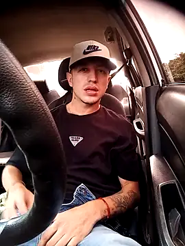 Snapshot of DebutingPathway chatting on 11/10/25, 02:38 DebutingPathway online show from 11/10/25, 02:38