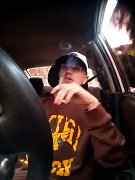 Snapshot of DebutingPathway chatting on 11/30/25, 12:20 DebutingPathway online show from 11/30/25, 12:20